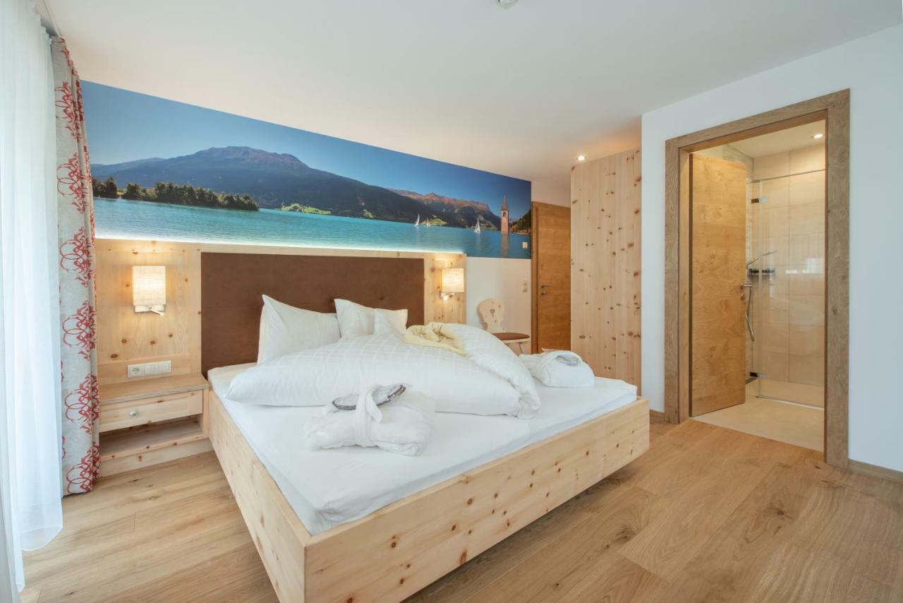 Hotel Theiner Graun im Vinschgau Exteriör bild
