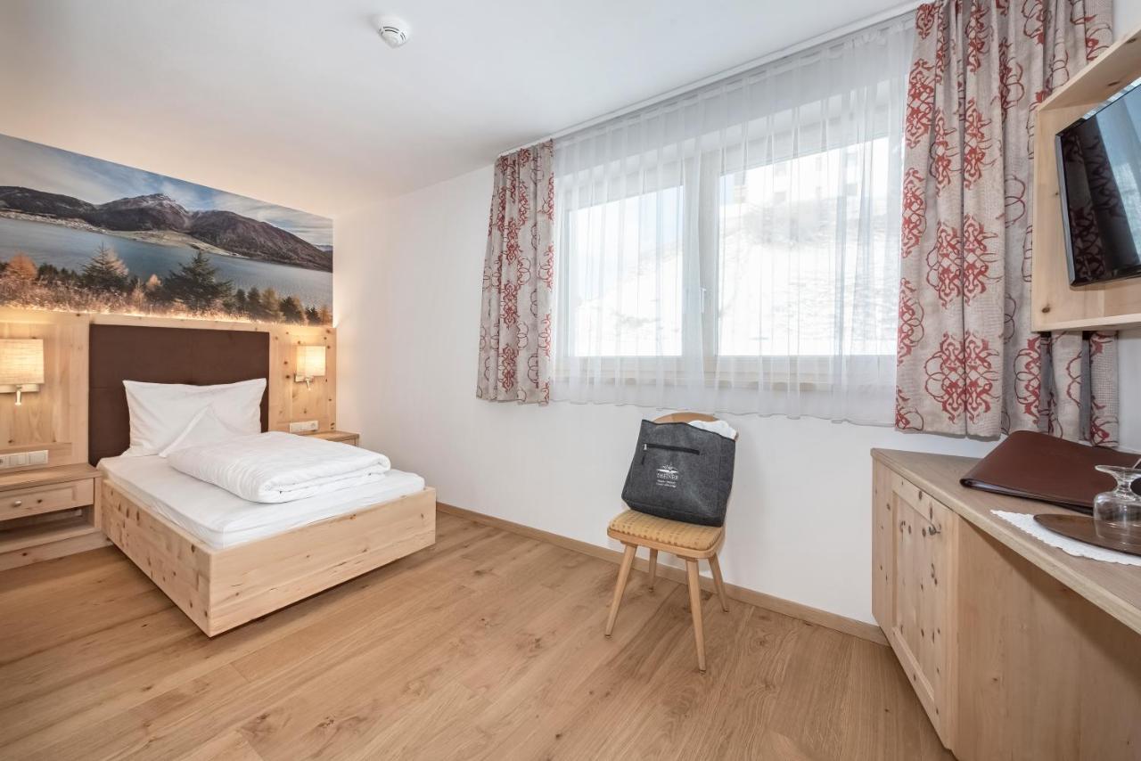 Hotel Theiner Graun im Vinschgau Exteriör bild